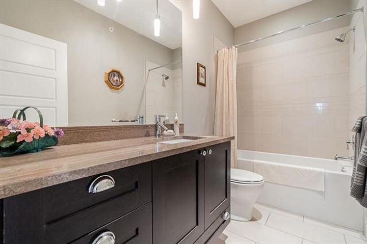 20 at 305 - 15195 36 Avenue, Morgan Creek, South Surrey White Rock