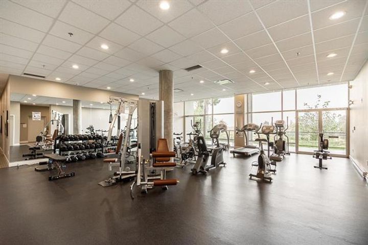 29 at 305 - 15195 36 Avenue, Morgan Creek, South Surrey White Rock