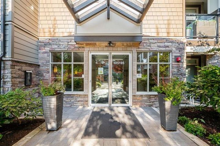 35 at 305 - 15195 36 Avenue, Morgan Creek, South Surrey White Rock