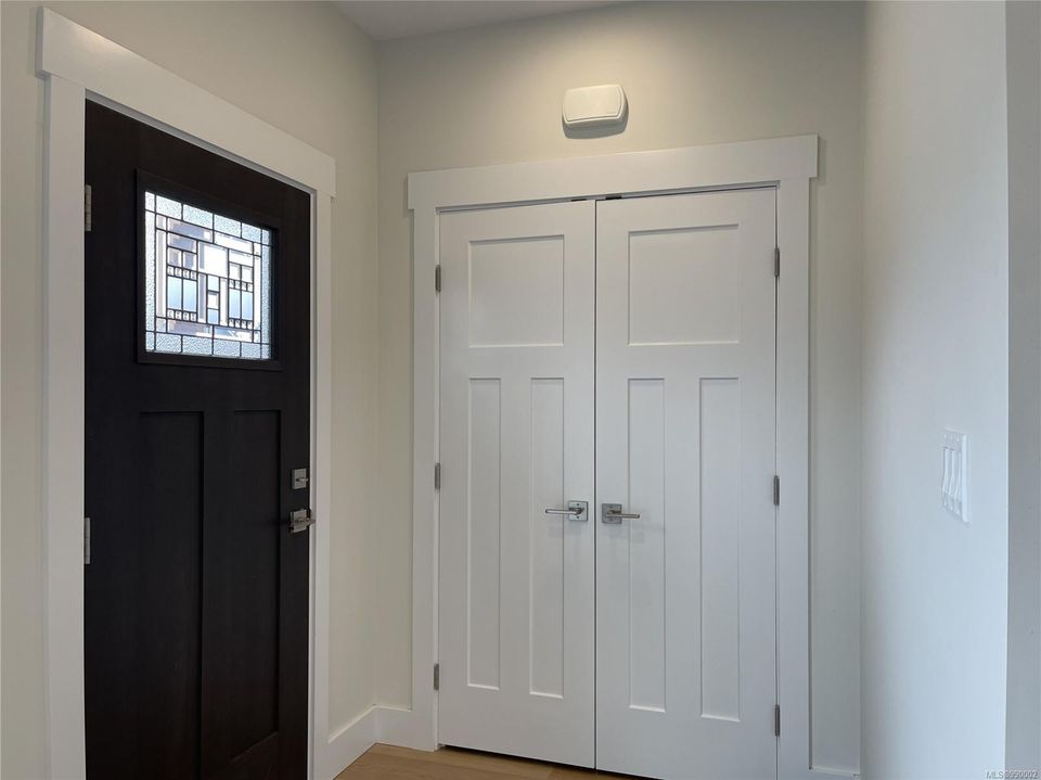 2643-4th-port-alberni-port-alberni-02