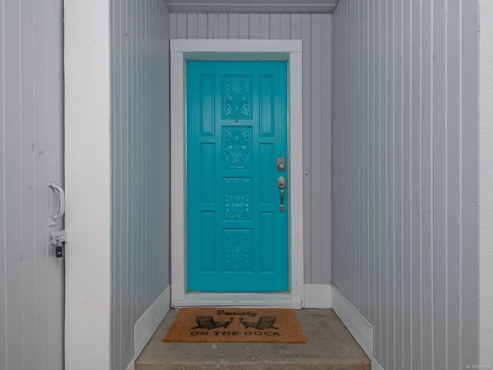 9010-lord-sproat-lake-port-alberni-03