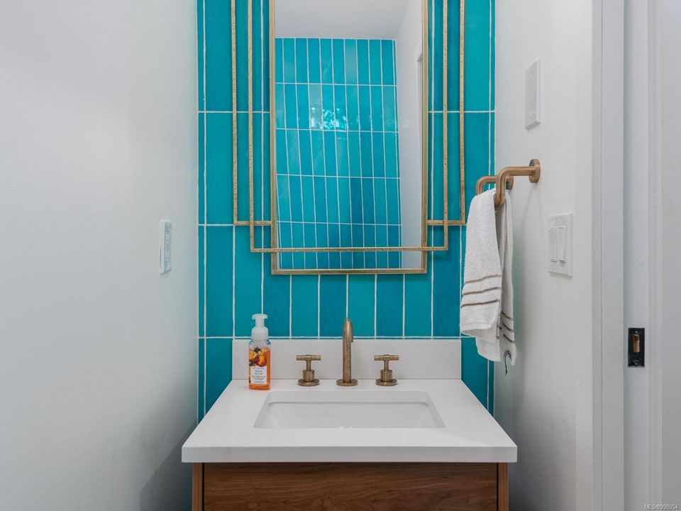 9010-lord-sproat-lake-port-alberni-05