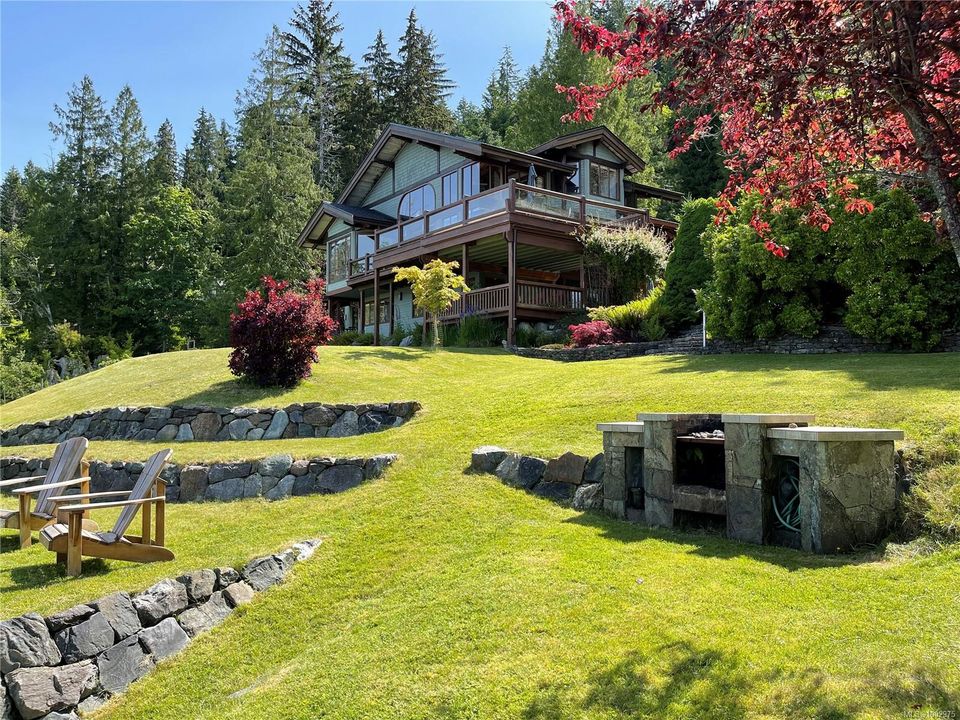 10271033-west-quadra-island-islands-01