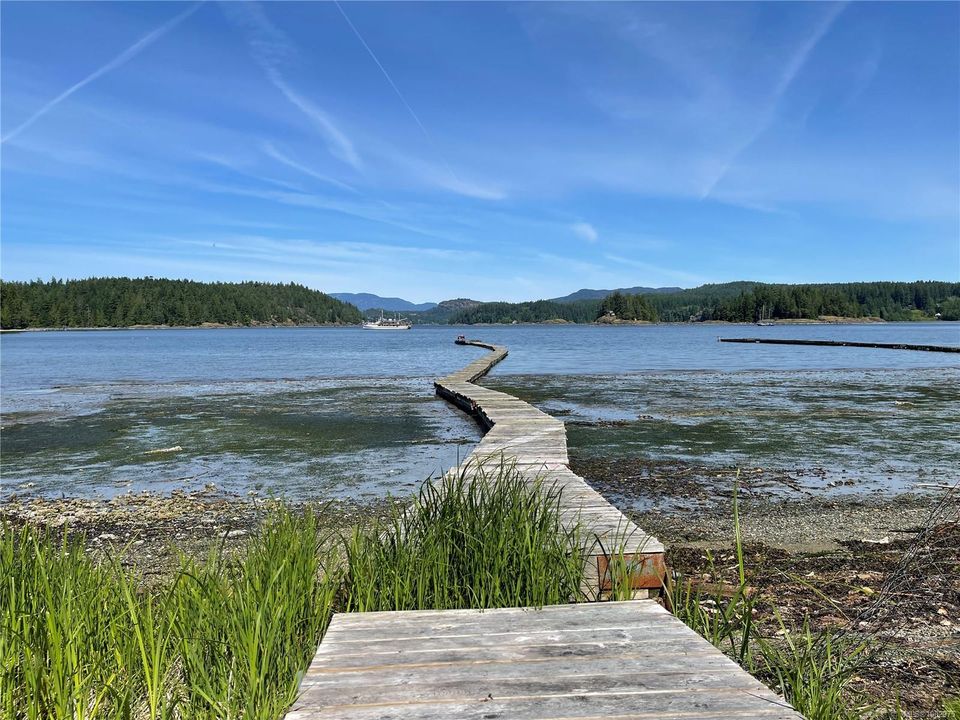 10271033-west-quadra-island-islands-02