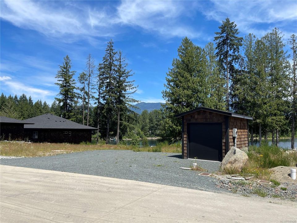 11258-pine-sproat-lake-port-alberni-03