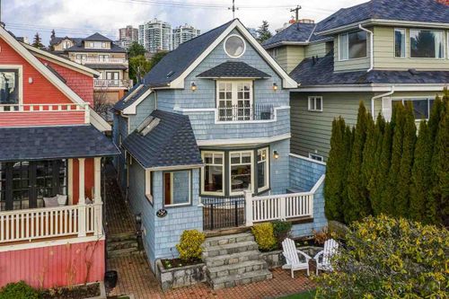 236-w-5th-street-lower-lonsdale-north-vancouver-01 at 236 W 5th Street, Lower Lonsdale, North Vancouver