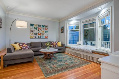 236-w-5th-street-lower-lonsdale-north-vancouver-04 at 236 W 5th Street, Lower Lonsdale, North Vancouver