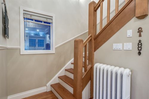 236-w-5th-street-lower-lonsdale-north-vancouver-16 at 236 W 5th Street, Lower Lonsdale, North Vancouver