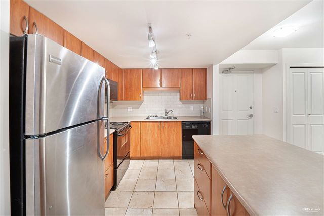 ec48eccf02b9c9248199c902006a7afe at 104 - 285 Newport Drive, North Shore Pt Moody, Port Moody