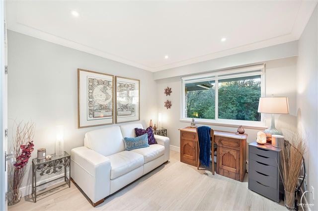 5db4106b3ece4efae74401edf61d0e6b at 107 - 235 Keith Road, Cedardale, West Vancouver