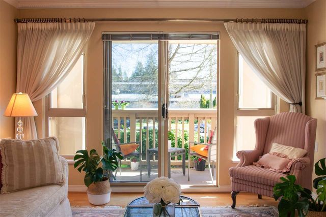 1e7b5f40b4182cb6713fc96a75badd97 at 201 - 843 22nd Street, Dundarave, West Vancouver