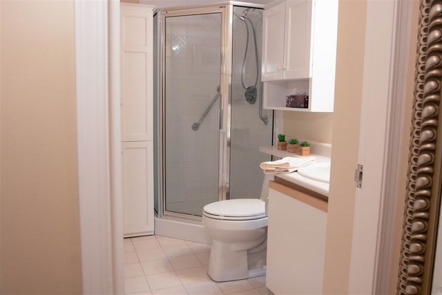 761fee97cc8c8827dfa7424f5e870cc5 at 201 - 843 22nd Street, Dundarave, West Vancouver