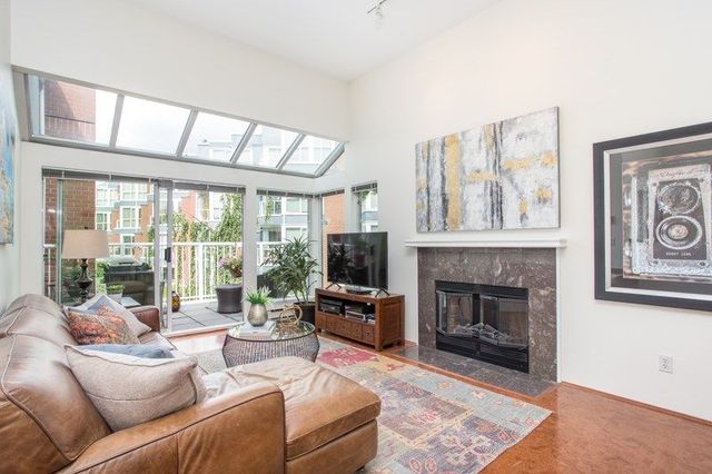 2086ec094e7b5d242f343d418279fd83 at 1557 Mariner Walk, Vancouver West