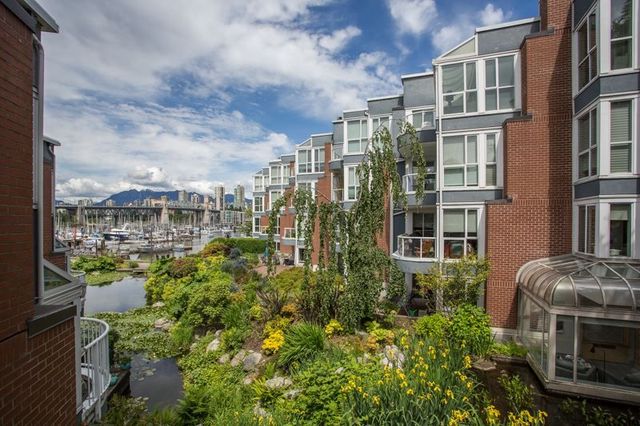 9d30dd186e507fa36feb6e9cea79583d at 1557 Mariner Walk, Vancouver West