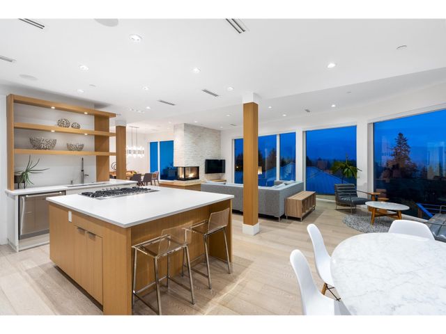 r2629287_12 at 1115 Dyck Road, North Vancouver