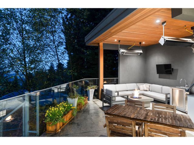 r2629287_24 at 1115 Dyck Road, North Vancouver