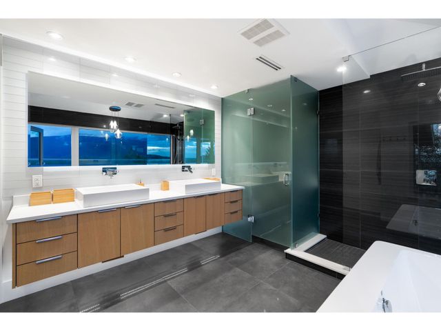 r2629287_27 at 1115 Dyck Road, North Vancouver