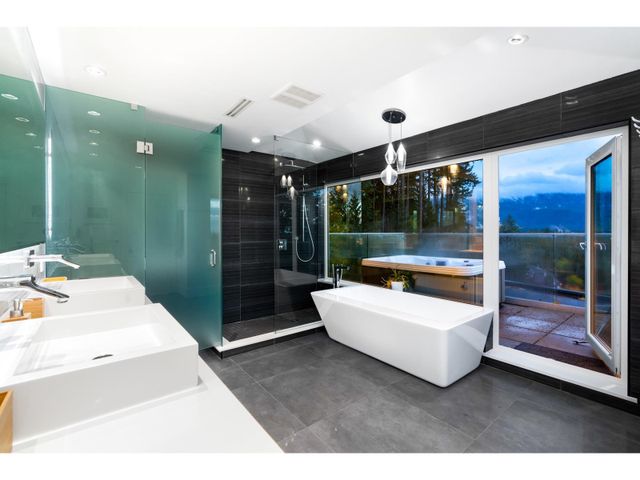 r2629287_28 at 1115 Dyck Road, North Vancouver