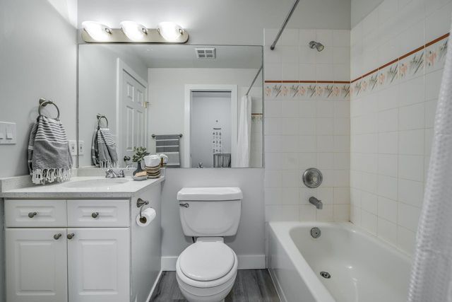 2109-rowland-street-central-pt-coquitlam-port-coquitlam-21 at 202 - 2109 Rowland Street, Central Pt Coquitlam, Port Coquitlam