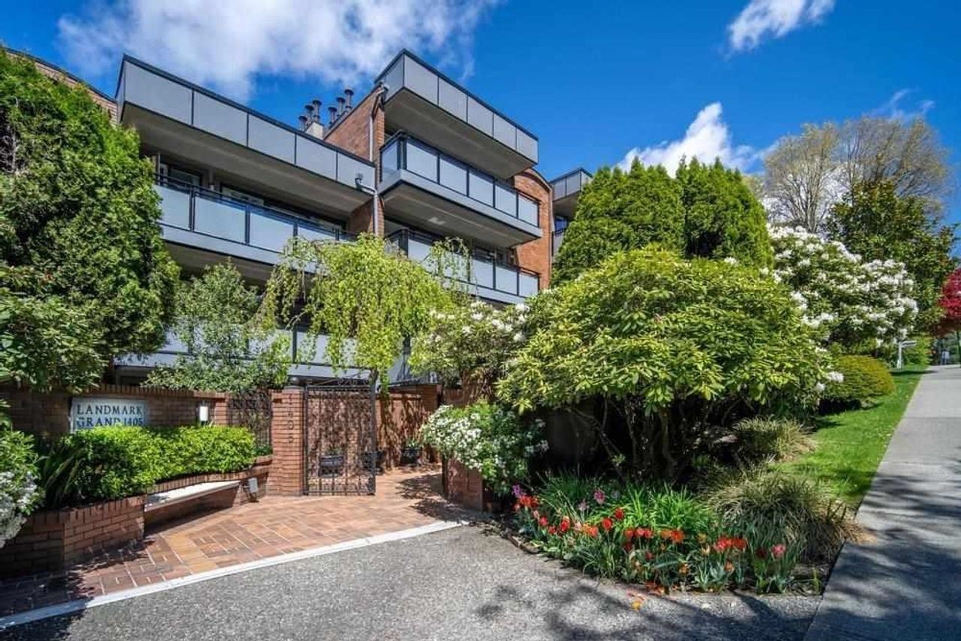 512 - 1405 W 15th Avenue, Fairview VW, Vancouver West photo number 1 512 - 1405 W 15th Avenue, Fairview VW, Vancouver West photo number 1