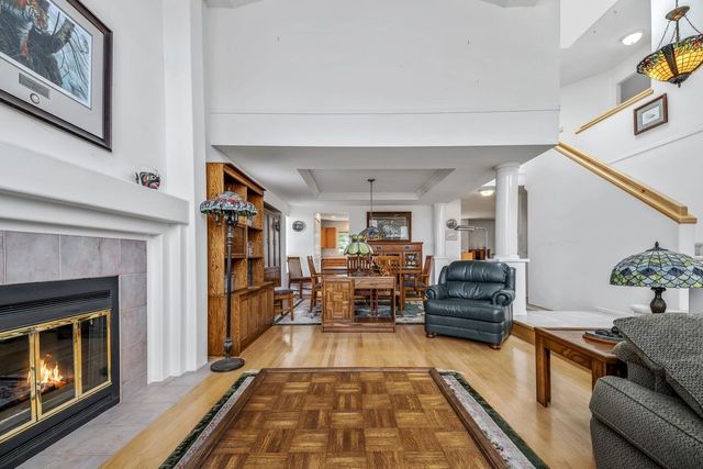 19-foxwood-drive-heritage-mountain-port-moody-05 at 19 Foxwood Drive, Heritage Mountain, Port Moody 19-foxwood-drive-heritage-mountain-port-moody-05 at 19 Foxwood Drive, Heritage Mountain, Port Moody