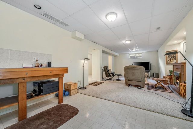 19-foxwood-drive-heritage-mountain-port-moody-25 at 19 Foxwood Drive, Heritage Mountain, Port Moody 19-foxwood-drive-heritage-mountain-port-moody-25 at 19 Foxwood Drive, Heritage Mountain, Port Moody