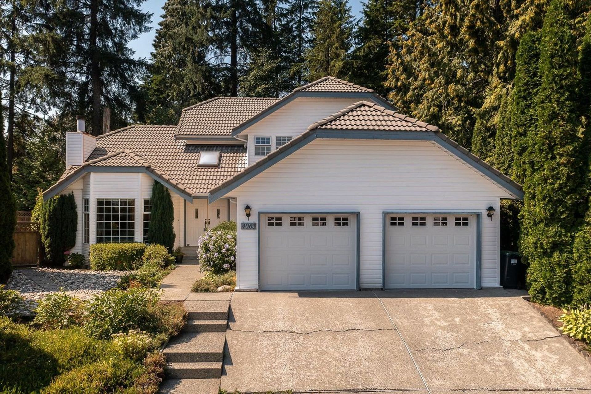 4063 Shone Road, Indian River, North Vancouver photo 2 4063 Shone Road, Indian River, North Vancouver photo 2