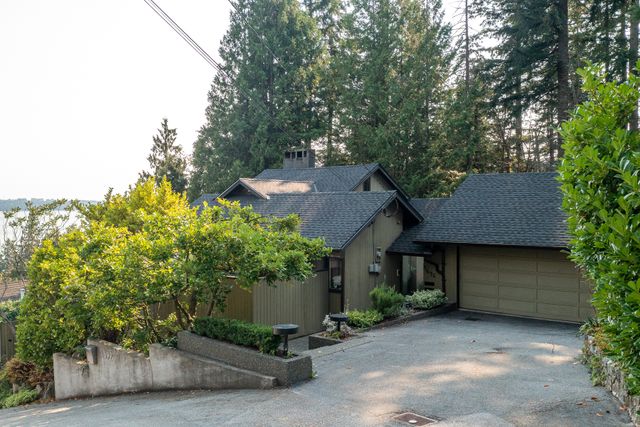 4696-clovelly-walk-wv-colleenburkephotography-04s at 4696 Clovelly Walk, Caulfeild, West Vancouver 4696-clovelly-walk-wv-colleenburkephotography-04s at 4696 Clovelly Walk, Caulfeild, West Vancouver