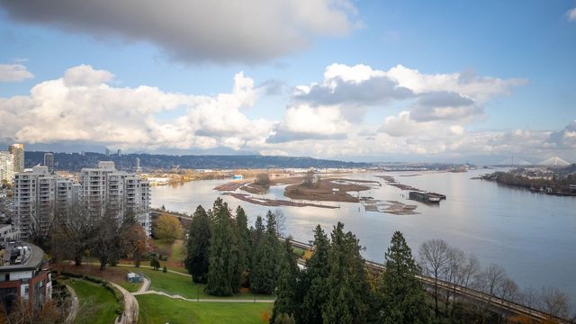 11-e-royal-avenue-fraserview-nw-new-westminster-01 at 1204 - 11 E Royal Avenue, Fraserview NW, New Westminster