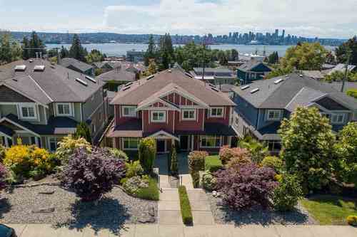 359-e-6th-street-lower-lonsdale-north-vancouver-03 at 359 E 6th Street, Lower Lonsdale, North Vancouver