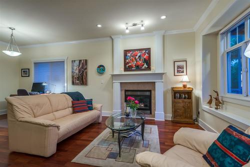 359-e-6th-street-lower-lonsdale-north-vancouver-13 at 359 E 6th Street, Lower Lonsdale, North Vancouver