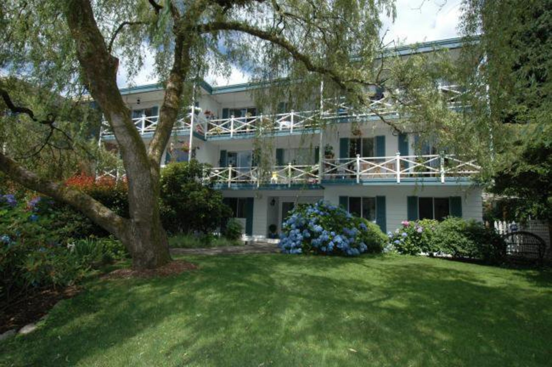 2 - 140 E 20th Street, Central Lonsdale, North Vancouver photo number 1