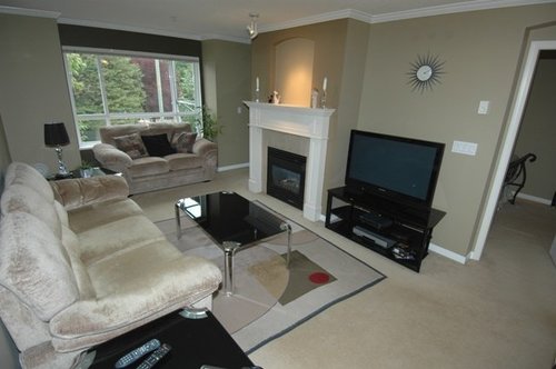 e15056b8c0532d50ea31b4915e883e13 at 317 - 333 1st Street, Lower Lonsdale, North Vancouver