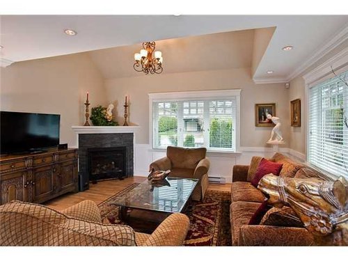 440a83db3a36ef3240e5abfe4ba0bd70 at 3375 Chesterfield Avenue, Upper Lonsdale, North Vancouver