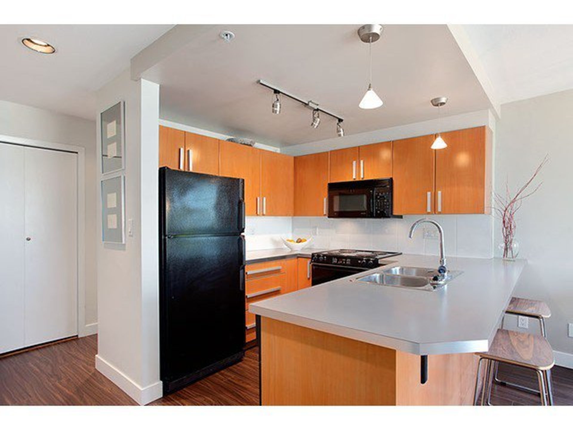 305 - 212 Lonsdale Avenue, Lower Lonsdale, North Vancouver photo number 1