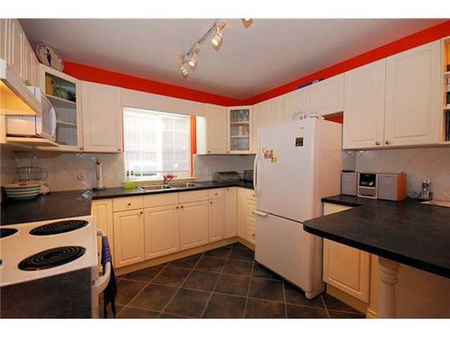 0cbde9ae1372a7d040253b69487a7fcf at 1572 Dempsey Road, Lynn Valley, North Vancouver