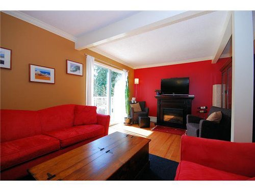 b83404782bfd71b2d1e4134d7f4c0452 at 1572 Dempsey Road, Lynn Valley, North Vancouver