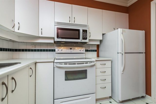 2cae0c83bbf8b6d0976f312f834ca03f at 8 - 2110 Marine Drive, Dundarave, West Vancouver