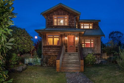 dabcd5cc14514c65cbfc50cab907381a at 402 E 5th Street, Lower Lonsdale, North Vancouver