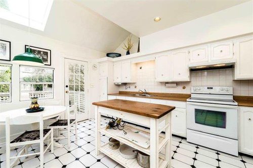 02d36378f669b182df8b2a5147ab3b41 at 154 E Windsor Road, Upper Lonsdale, North Vancouver