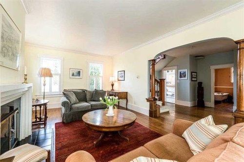 2f005671c92abd92ef9322696a3b3ada at 154 E Windsor Road, Upper Lonsdale, North Vancouver