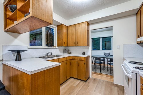 8176bff3e7c9c8d0d94ed986b5eaea14 at 1250 E 15th Street, Westlynn, North Vancouver