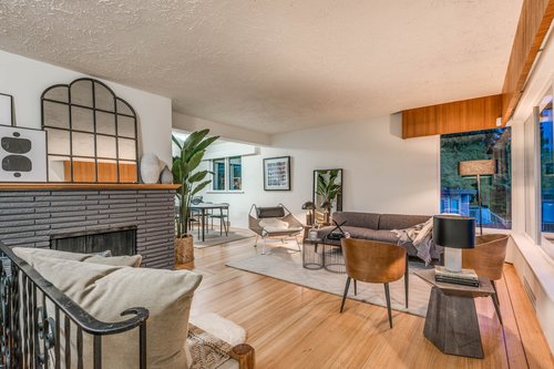 9dffa85156abd7a8e664653376276706 at 1250 E 15th Street, Westlynn, North Vancouver