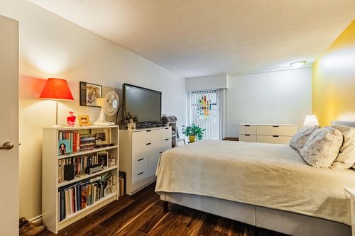 2275-w-40th-ave-204-vancouver-large-013-005-bedroom-1500x1000-72dpi at 204 - 2275 W 40th Avenue, Kerrisdale, Vancouver West