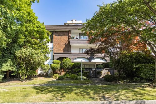 2275-w-40th-ave-204-vancouver-large-020-013-exterior-front-1500x1000-72dpi at 204 - 2275 W 40th Avenue, Kerrisdale, Vancouver West