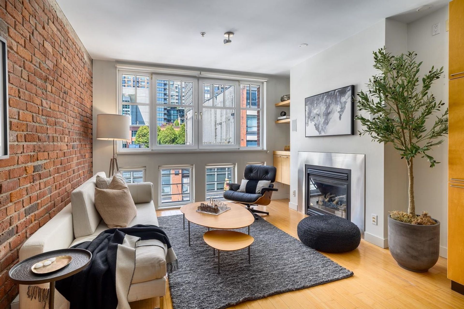403 - 1072 Hamilton Street, Yaletown, Vancouver West  by Exponential Real Estate Professionals 403 - 1072 Hamilton Street, Yaletown, Vancouver West