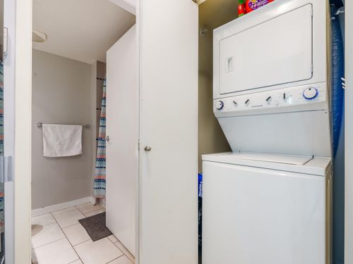 1033-marinaside-crescent-2102-vancouver-bc-v6z-3a3-canada-027-039-laundry-mls_size at 2102 - 1033 Marinaside Crescent, Yaletown, Vancouver West 1033-marinaside-crescent-2102-vancouver-bc-v6z-3a3-canada-027-039-laundry-mls_size at 2102 - 1033 Marinaside Crescent, Yaletown, Vancouver West