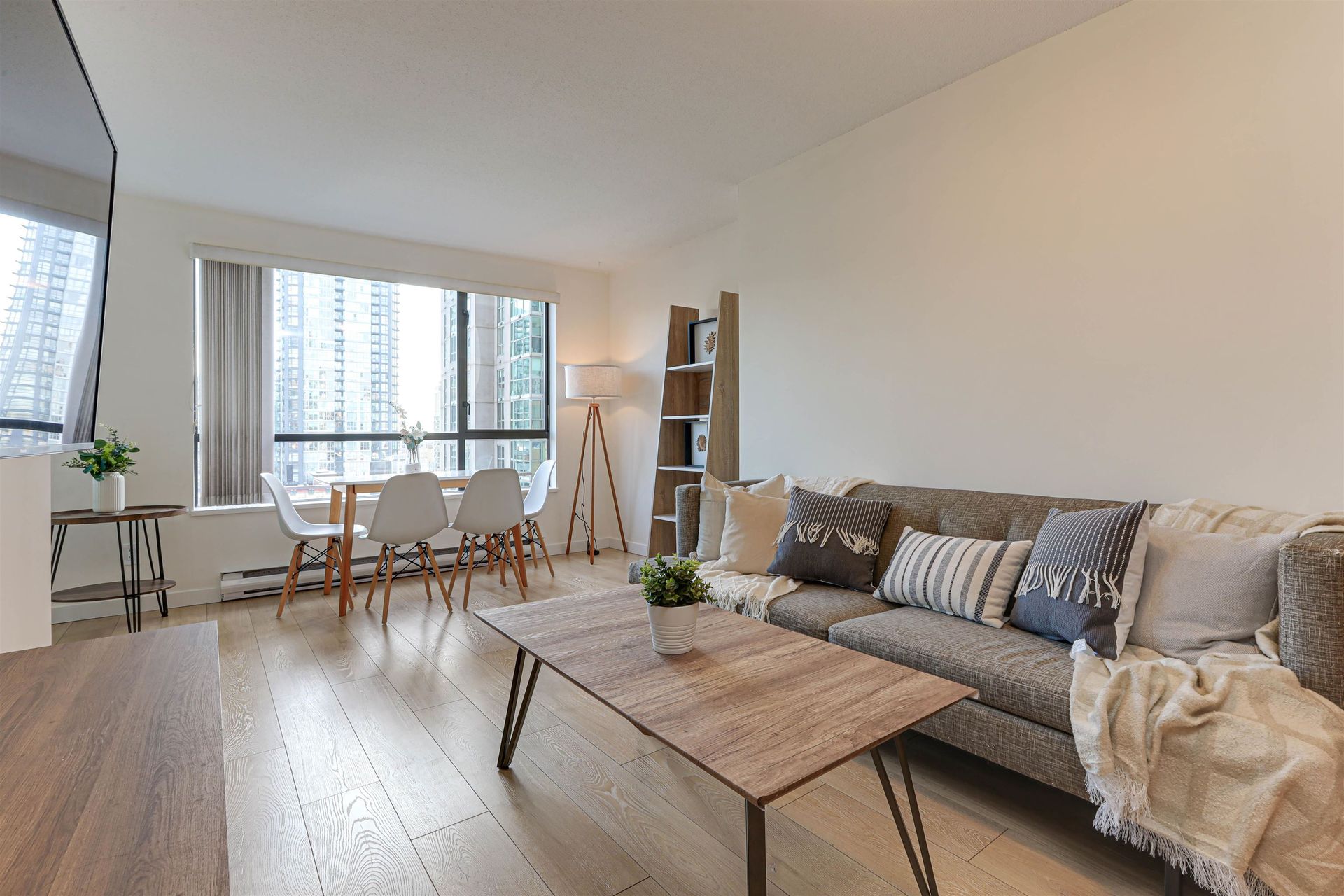 1105 - 1189 Howe Street, Downtown VW, Vancouver West by Exponential Real Estate Professionals 1105 - 1189 Howe Street, Downtown VW, Vancouver West