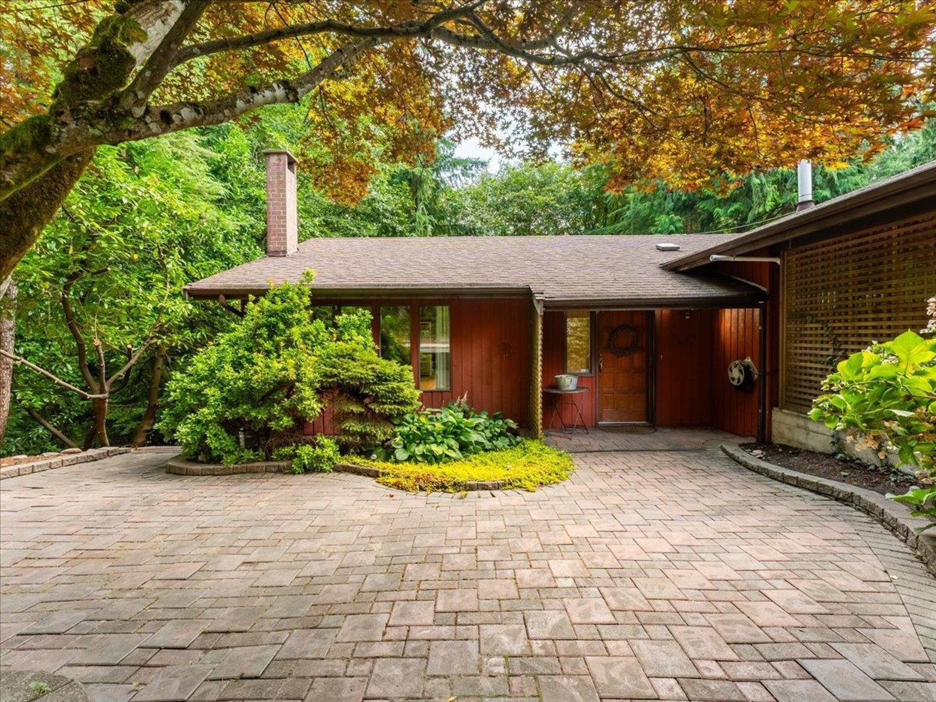 277 E Braemar Road, Upper Lonsdale, North Vancouver  by Stiles Real Estate 277 E Braemar Road, Upper Lonsdale, North Vancouver