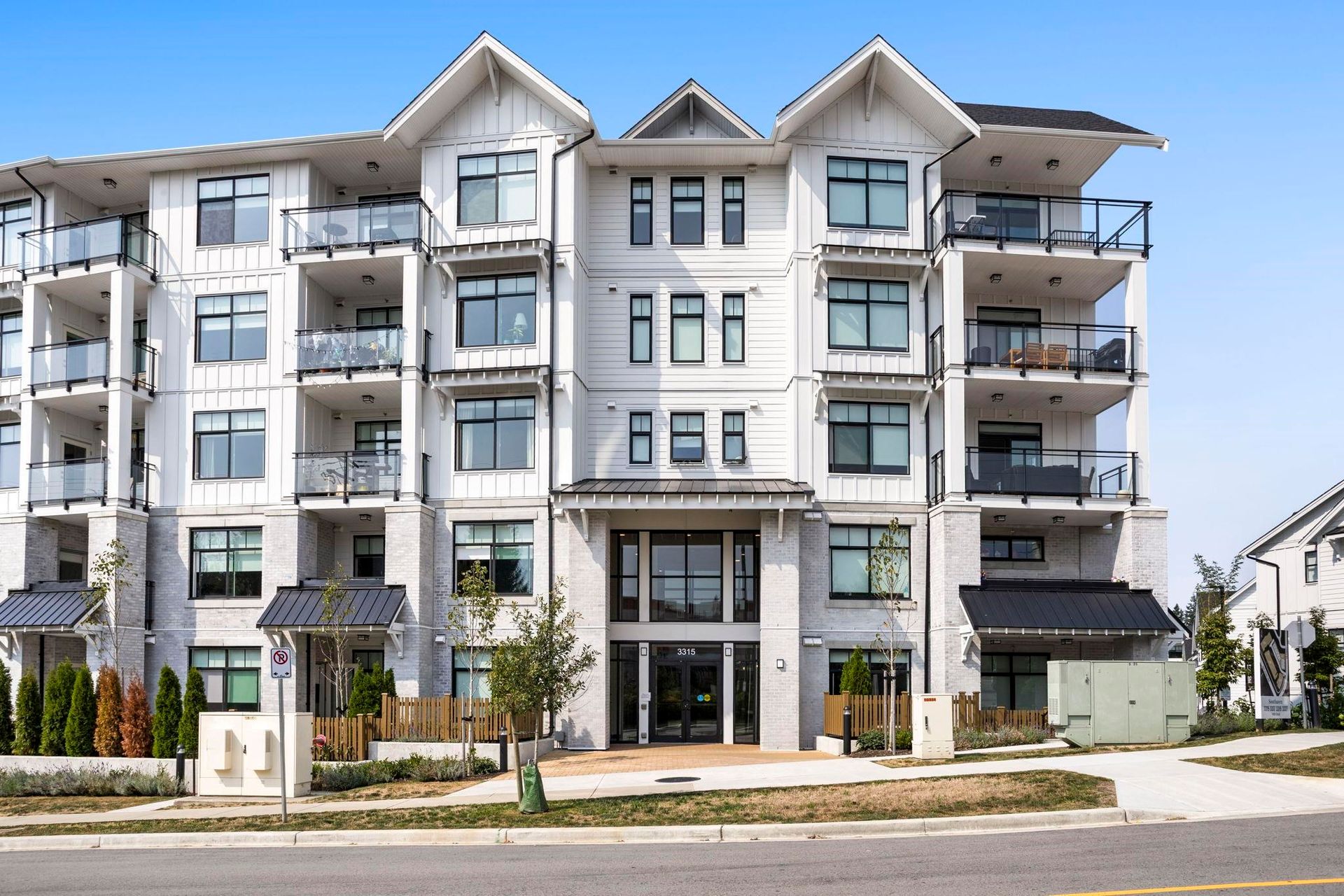 307 - 3315 148 Street, King George Corridor, South Surrey White Rock photo number 1